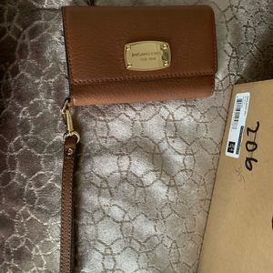 Michael Kors IPhone wallet